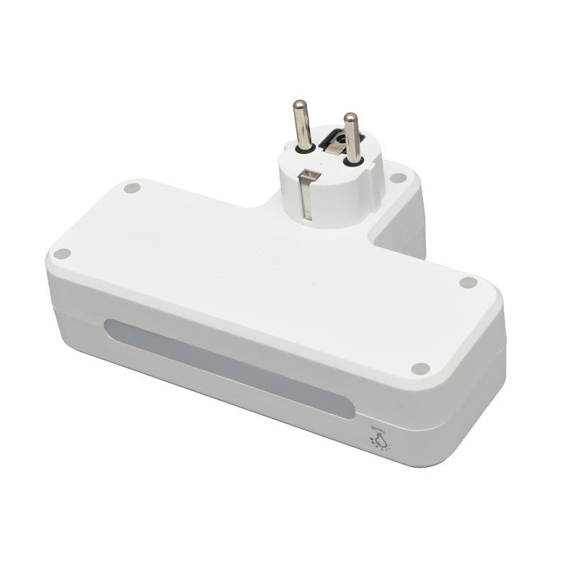 dublu stecher cu lumina de veghe LED la baza si stecker Schuko, vedere din spate