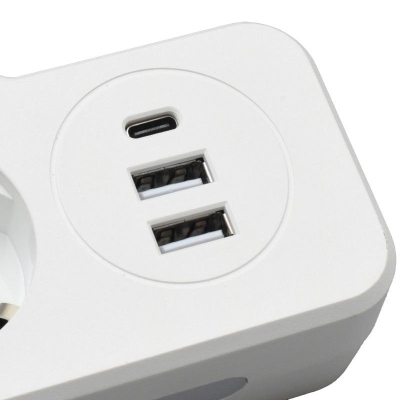 porturi USB-C PD 20W si 2x USB-A QC3.0 ale stecherului dublu, detaliu