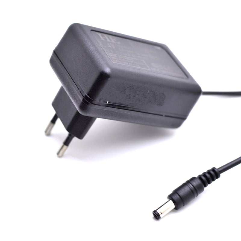 Incarcator acumulatori Li-ion 12,6V 1A cu mufa DC 5,5x2,1mm si protectie supraincarca, compatibil 100-240V