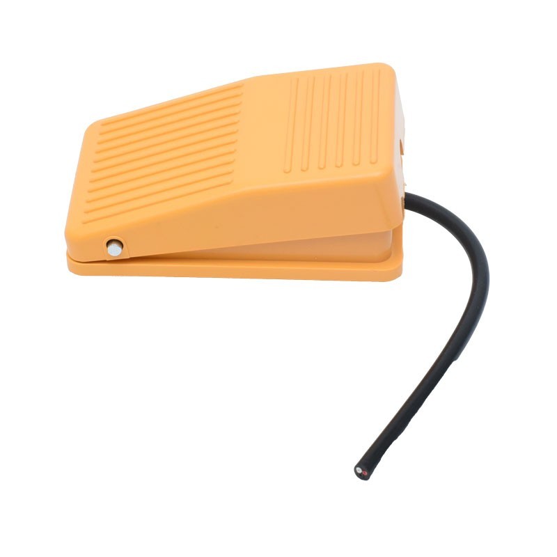intrerupator pedala 250VAC, profil lateral cu cablu de conectare si fire expuse la capat