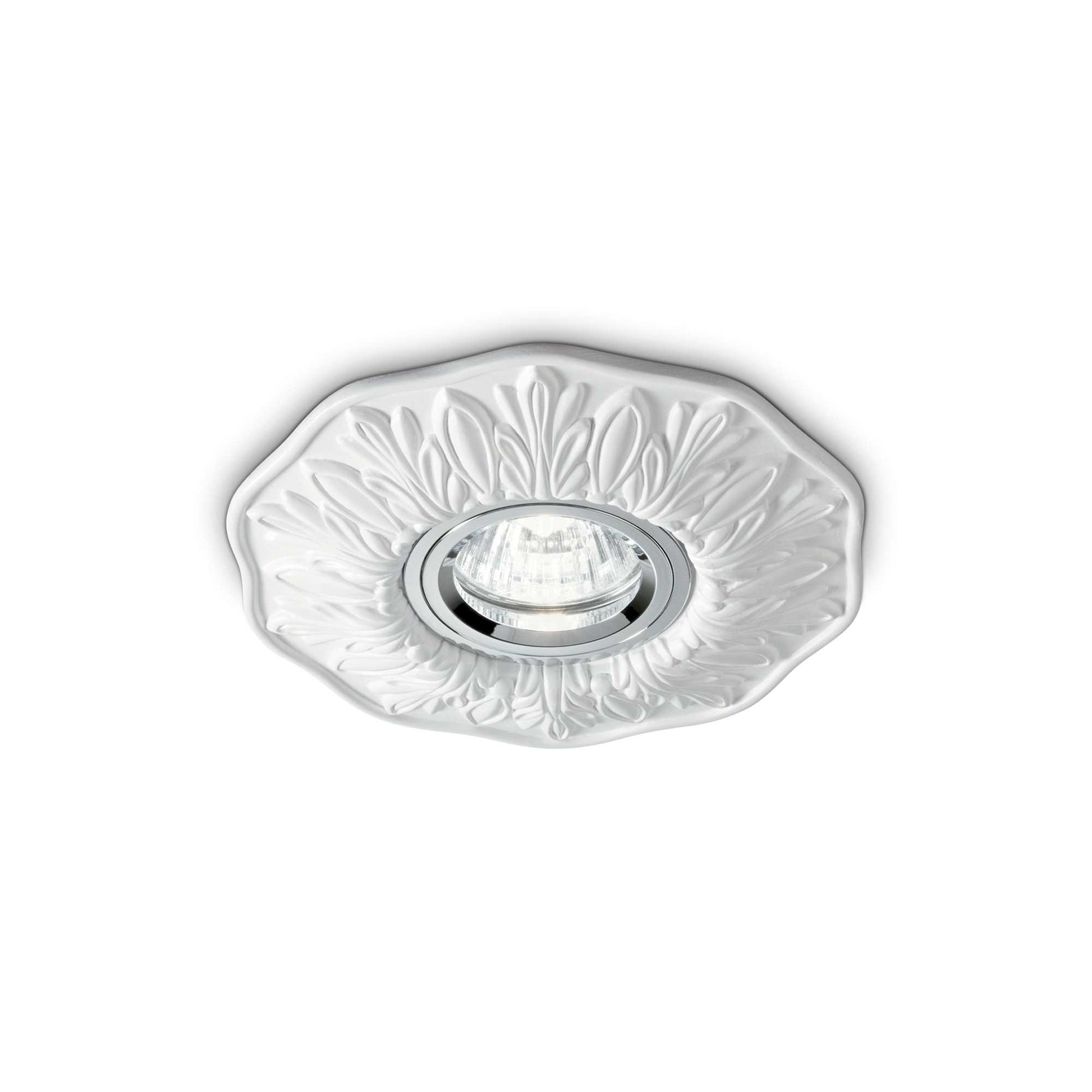 Spot incastrat decorativ, rama ceramica alba cu relief floral, soclu GU10/MR16, inel cromat central, montaj tavan