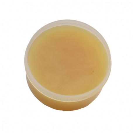 Pasta decapanta vascoasa de culoare galben-deschis, consistenta uniforma, 100g