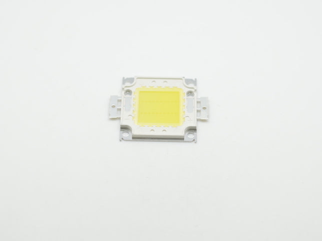 Chip LED COB 20W vedere de ansamblu, cadru metalic cu gauri de prindere pentru montaj pe radiator