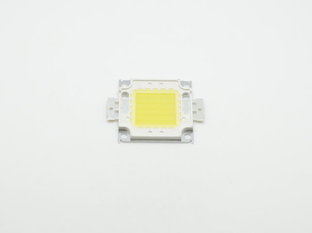Chip LED COB 30W vedere de ansamblu pe fond alb, format compact 42x43mm