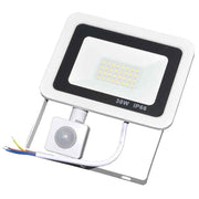 Proiector slim LED 30W cu senzor PIR, IP66, 2700 lumeni, carcasa alba, pentru exterior