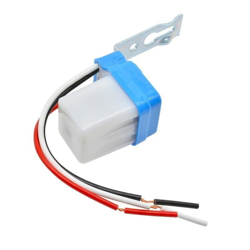 Senzor crepuscular 220V 10A cu suport metalic si fire de conexiune, protectie IP44, comutare automata zi-noapte