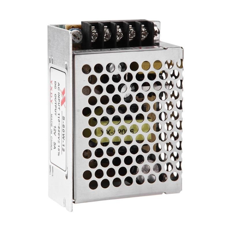 Sursa alimentare metalica 12V 5A, unghi lateral cu orificii ventilatie si specificatii tehnice vizibile pe carcasa