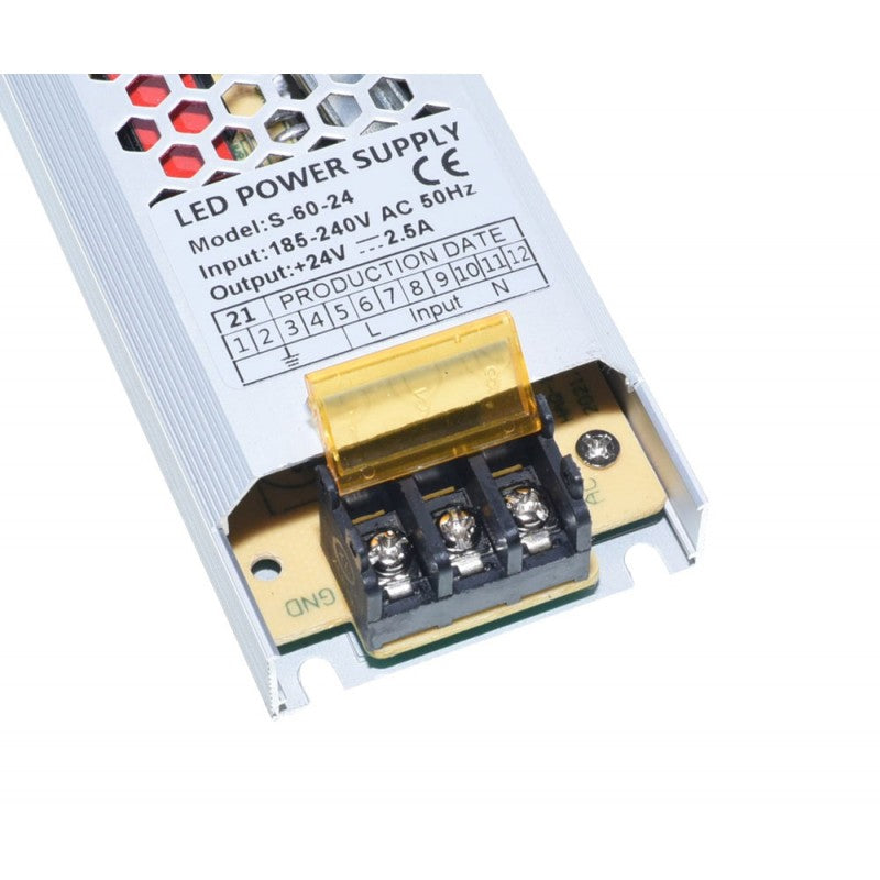 Sursa alimentare 60W 24V 2.5A, detaliu rigleta intrare AC cu 3 borne si protectie
