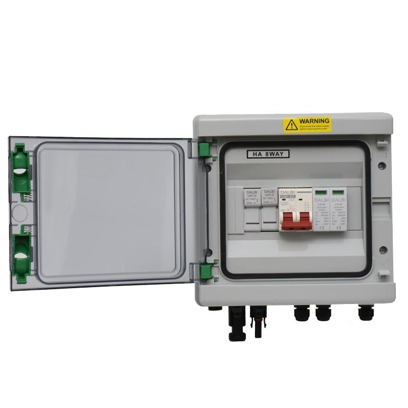 Tablou fotovoltaic 1 string cu usa deschisa, vizibilitate componente interne si conectori MC4