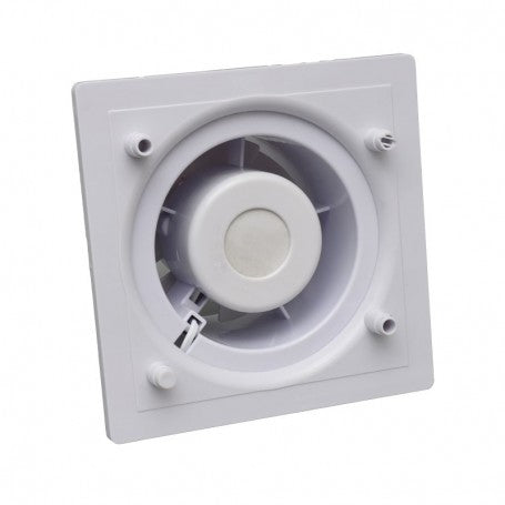 Ventilator patrat de baie, vedere frontala cu grila si turbina cu palete vizibile, montaj incastrat